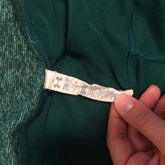EUC Under Armour Green Cropped Leggings - Picture 2 of 4
